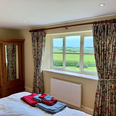 Cockley Hill Farm Bed & Breakfast Brackley  Εξωτερικό φωτογραφία